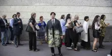 Il Diavolo veste Prada 2 a Milano, tra le 1.500 aspiranti comparse: “Regalateci un istante nel film”