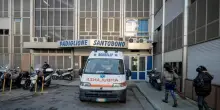 Bimbo di 9 mesi ricoverato a Napoli con gravi fratture: in condizioni gravissime, indagini in corso