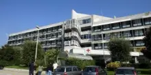 Varcaturo, ragazzo accoltellato in spiaggia: è morto in ospedale