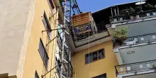 Napoli, morti tre operai per il crollo di una impalcatura all’Arenella