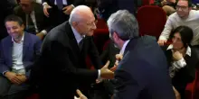 Campania, stretta di mano tra Fico e De Luca