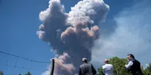 Etna, il vulcanologo Mario Mattia: “Possibili altri crolli, situazione non prevedibile”