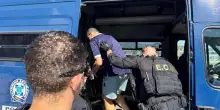 Kaufman in cella: “Sono innocente, non so perché sono qui. Datemi il mio cuscino”