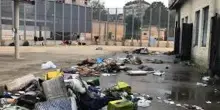 Disordini nel Cpr di Torino, feriti. Il sindaco: “Totale inadeguatezza”