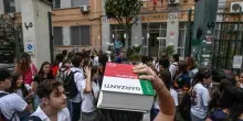 Maturità, la lettera via sms della maestra dopo 13 anni: “Farò sempre il tifo per voi”