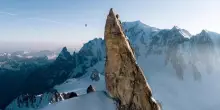 Monte Bianco, funambolo in equilibrio a 4.000 metri