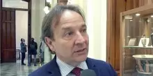 Prof di Medicina legale patteggiò per violenza sessuale alle allieve, ora torna ad insegnare