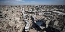 Gaza, raid Idf sulle tende degli sfollati