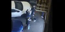 Un residente denuncia: “Identificato per aver staccato manifesti abusivi su Ramelli dal mio palazzo”