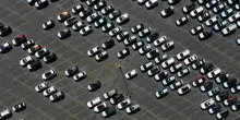 Volkswagen e Mercedes, crollano gli utili di oltre il 40%: “Impossibile fare previsioni causa dazi”