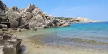 Sardegna, cresce il numero delle spiagge a numero chiuso in cui si entra col ticket: ecco la lista