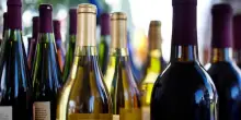 Vino, come cambia il mercato globale: meno bottiglie, più valore