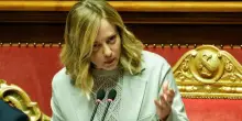 Meloni, premier time al Senato: “Io patriota, la difesa ha un prezzo”. L’ira per le accuse di Renzi