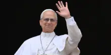 Leone XIV, l’appello per la pace e il saluto “a tutte le mamme”. Riaperto l’appartamento papale