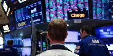 Le Borse di oggi, 19 maggio. Ue riduce stime Pil Eurozona a 0,9% in 2025, pesano dazi