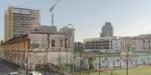 La casa costa oltre 15mila euro all’anno. Al Nord il 47% più del Sud, Milano in testa