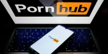 Francia, Pornhub chiude entro 24 ore per protesta contro i controlli sull’età