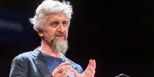Ascanio Celestini: “Immorale per chi fa politica invitare a stare a casa”