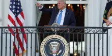 Trump vieta i viaggi negli Usa da 12 Paesi, limiti agli ingressi da altri sette: “Motivi di sicurezza”