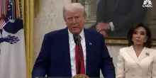 Primi numeri: i dazi premiano Trump, deficit commerciale dimezzato. Ma c’è un trucchetto