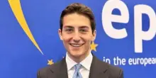 “Non sei degno di spolverargli gli anfibi”. Il giovane forzista Leoni litiga col padre per Vannacci