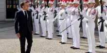 Macron, missione Groenlandia: “Sostegno alla sua sovranità”