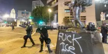 Usa, proteste contro raid anti-migranti, news. Trump: “Ue intervenga su immigrazione incontrollata”. A Guantanamo anche italiani