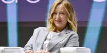 Meloni tra le donne illustri in un libro per i bimbi delle elementari. Maestra attacca: “Propaganda”