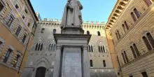 Inchiesta cessione di azioni Mps, indagate persone e società. Tutto nasce da un esposto Mediobanca