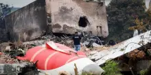 Disastro Air India, ipotesi guasto contemporaneo ai due motori dietro lo schianto dell’aereo