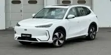Geely sbarca in Italia con Jameel Motors e debutta con il Suv elettrico EX5 e con un Super hybrid