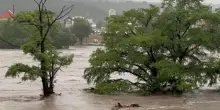 Stati Uniti, inondazioni in Texas: almeno sei vittime, si cercano i dispersi