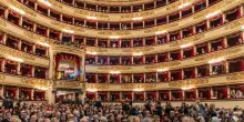 Alla Scala torna in vigore il dress-code: niente canotte, pantaloni corti e infradito