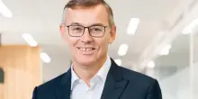 Favey: “Peugeot, futuro elettrico ma non solo: stiamo investendo su nuovi veicoli ibridi”