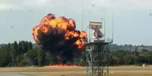 Regno Unito, piccolo aereo si schianta al Southend Airport di Londra