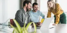 Così l’IA aiuta i lavoratori, dall’analisi dati alla comunicazione in lingua straniera