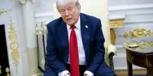 Casa Bianca sulle caviglie gonfie di Trump: "Diagnostica una insufficienza venosa cronica”