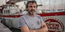 Il fondatore di Open Arms, Oscar Camps: “Le reazioni del governo al ricorso sono solo propaganda”