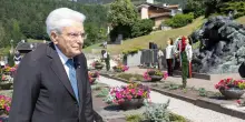 Mattarella, vistoso cerotto sulla tempia: asportato un neo
