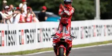 MotoGp, Marc Marquez vince anche il Gp della Repubblica Ceca. Sul podio Bezzecchi e Acosta