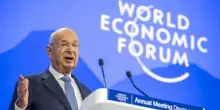 Spese folli con la moglie per 900 mila franchi, nuove accuse al fondatore del World Economic Forum