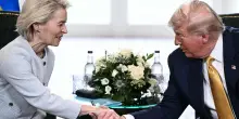 Dazi, Trump e von der Leyen raggiungono l’accordo: “Tariffe al 15%”