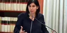 Schlein: “Meloni subalterna, sui dazi una resa agli Usa: ora la premier attutisca i danni”