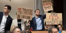 Ucraina, dopo il dietrofront di Zelensky ripristinata all’unanimità l’autonomia dell’Anticorruzione