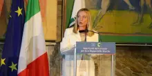 Comizio di Meloni ad Ancona e “regalo”ad Acquaroli: “Marche zona economica speciale”, come il sud