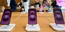 Apple-Samsung, l’intesa tra i due nemici per le fotocamere degli iPhone. E per aggirare i dazi