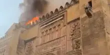 Cordova, incendio alla Mezquita: in fiamme il capolavoro patrimonio dell’Unesco