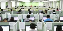 Telemarketing, via al primo filtro Agcom: basta chiamate da finti fissi italiani. Ma non funzionerà