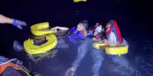 Mediterranea, salvati dieci naufraghi già in acqua: lanciati in mare da una runaway boat