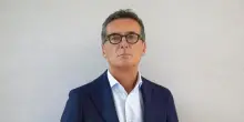 Essilux punta al 20% del capitale di Nikon